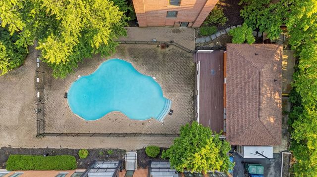 50 Rantoul St 204, Beverly, MA 01915