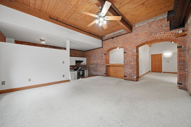 50 Rantoul St 204, Beverly, MA 01915