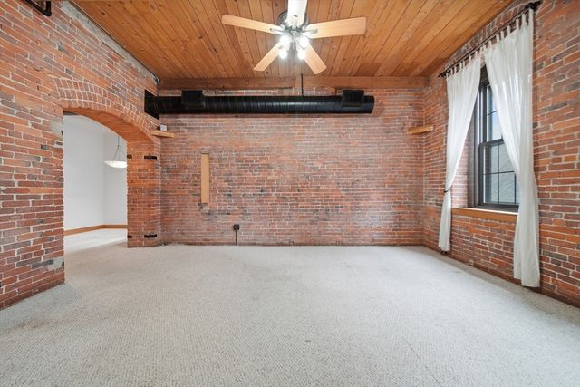 50 Rantoul St 204, Beverly, MA 01915