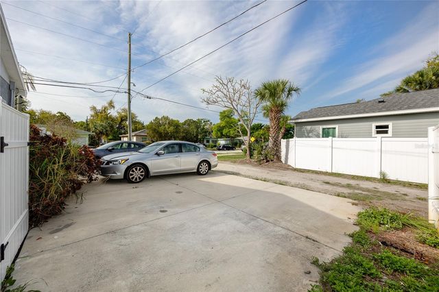 1835 16TH STREET S, St Petersburg, FL 33705