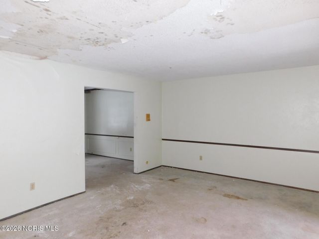 5637 Swan Creek Drive, Toledo, OH 43614