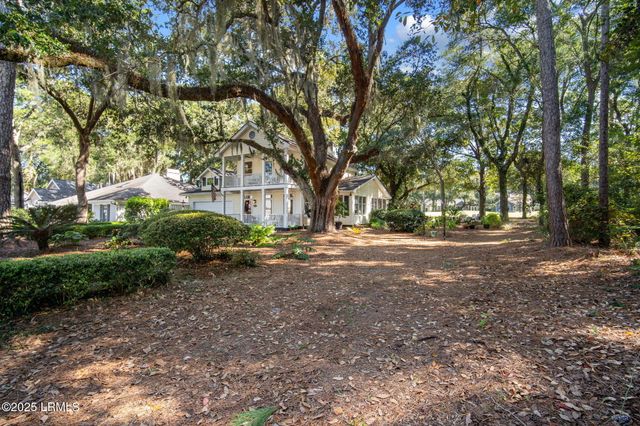 203 Locust Fence Road, St. Helena Island, SC 29920