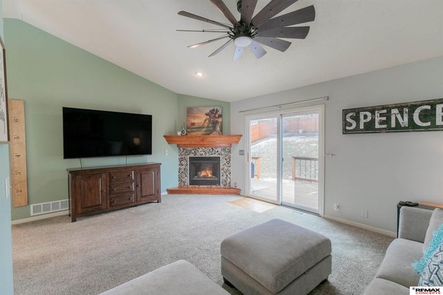 6434 N 149th Avenue, Omaha, NE 68116