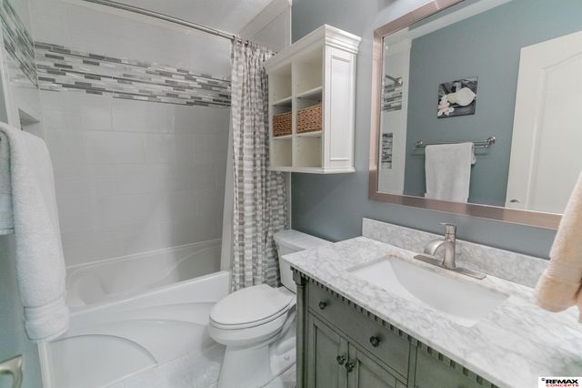 6434 N 149th Avenue, Omaha, NE 68116