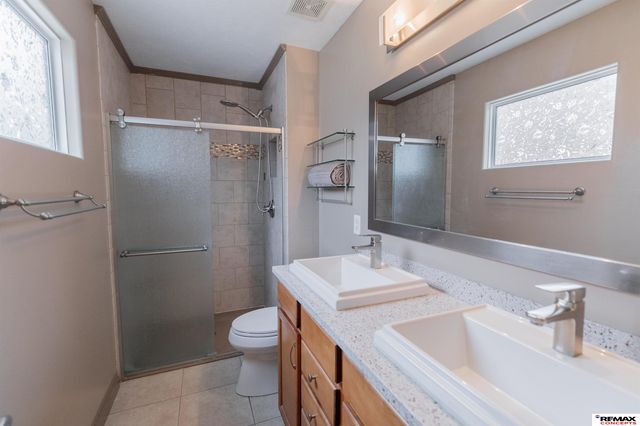 6434 N 149th Avenue, Omaha, NE 68116