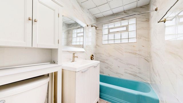 327 Morse Drive, Northlake, IL 60164