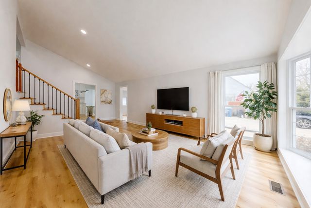 327 Morse Drive, Northlake, IL 60164