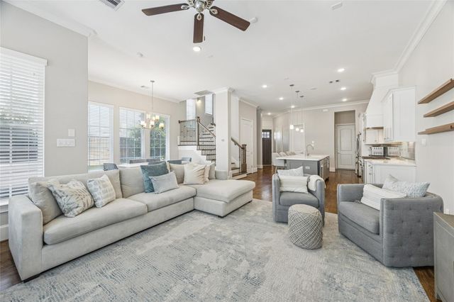 921 Dunleigh Meadows Lane, Houston, TX 77055