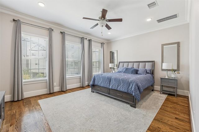 921 Dunleigh Meadows Lane, Houston, TX 77055