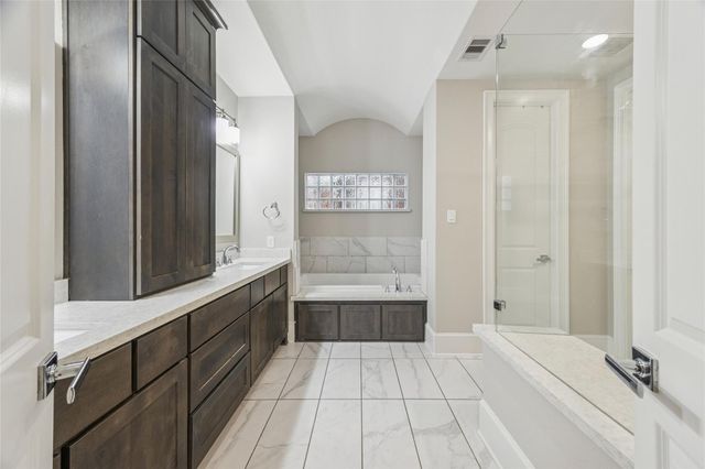 921 Dunleigh Meadows Lane, Houston, TX 77055