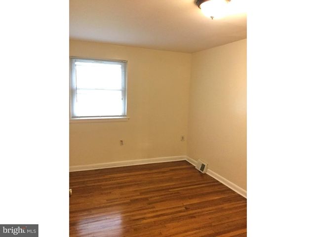 1643 POWELL RD, Brookhaven, PA 19015