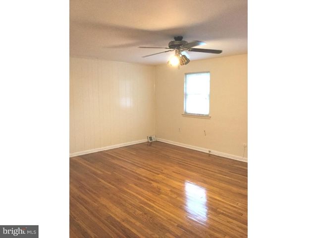 1643 POWELL RD, Brookhaven, PA 19015