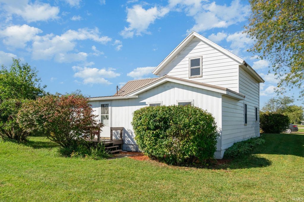 973 E 250 N Road, Warsaw, IN 46582