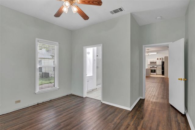 416 W Willingham Street, Cleburne, TX 76033