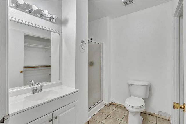 416 W Willingham Street, Cleburne, TX 76033