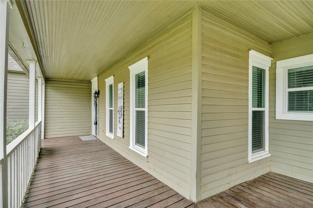 416 W Willingham Street, Cleburne, TX 76033