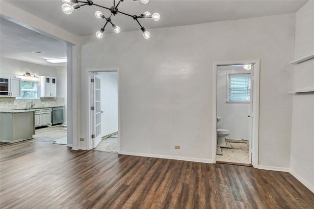 416 W Willingham Street, Cleburne, TX 76033
