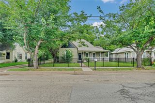 416 W Willingham Street, Cleburne, TX 76033
