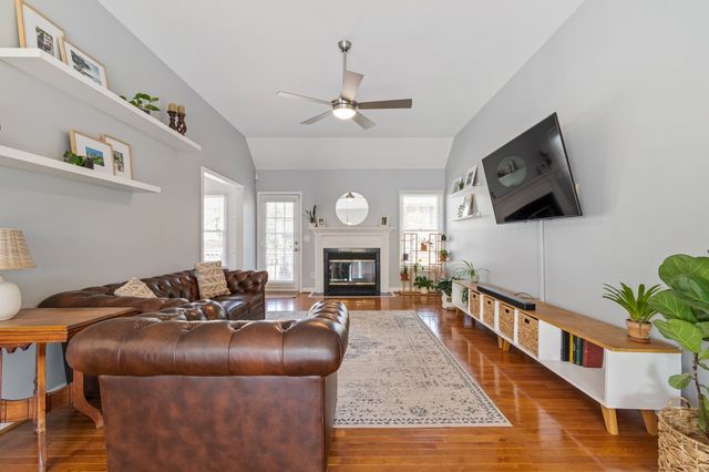 5317 Mast Pt, Hermitage, TN 37076