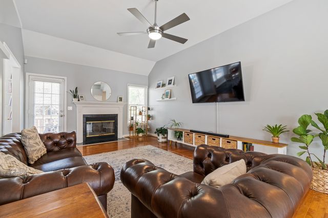 5317 Mast Pt, Hermitage, TN 37076