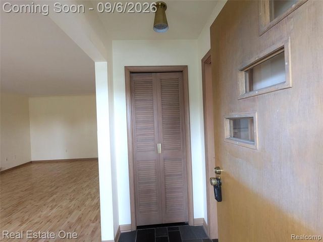 16034 Hauss Avenue, Eastpointe, MI 48021