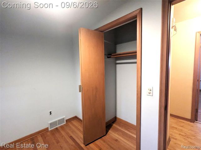 16034 Hauss Avenue, Eastpointe, MI 48021