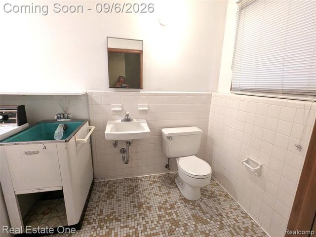 16034 Hauss Avenue, Eastpointe, MI 48021