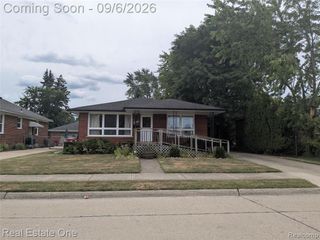 16034 Hauss Avenue, Eastpointe, MI 48021