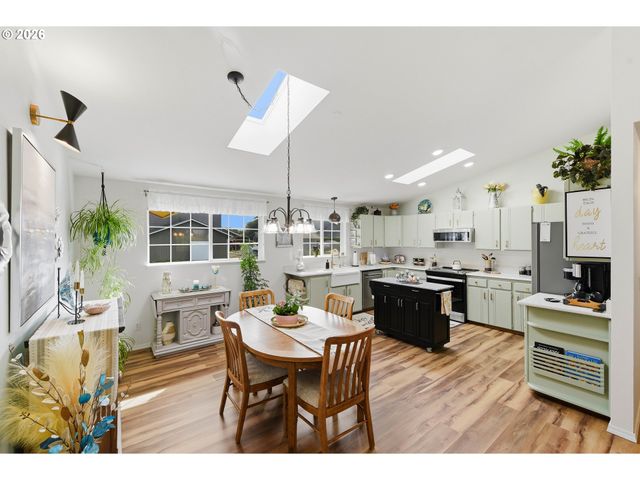 1345 SANFORD St, Coos Bay, OR 97420