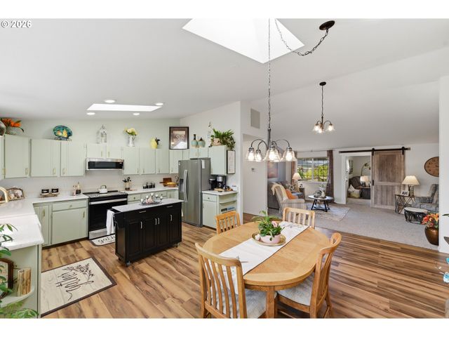 1345 SANFORD St, Coos Bay, OR 97420