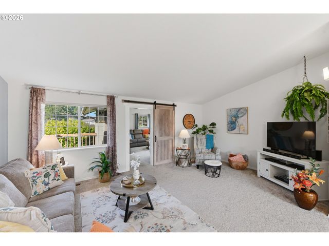 1345 SANFORD St, Coos Bay, OR 97420