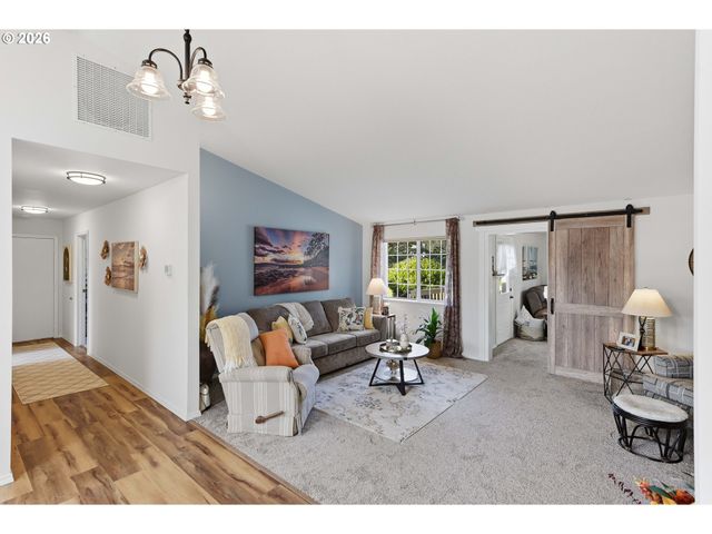 1345 SANFORD St, Coos Bay, OR 97420