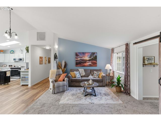 1345 SANFORD St, Coos Bay, OR 97420