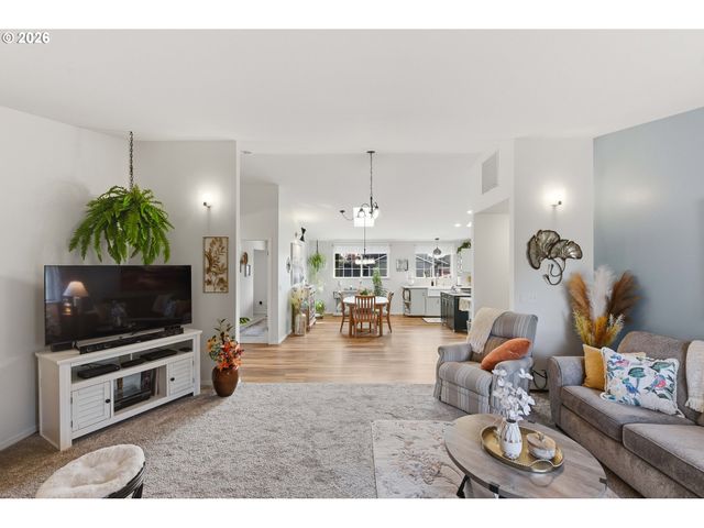 1345 SANFORD St, Coos Bay, OR 97420