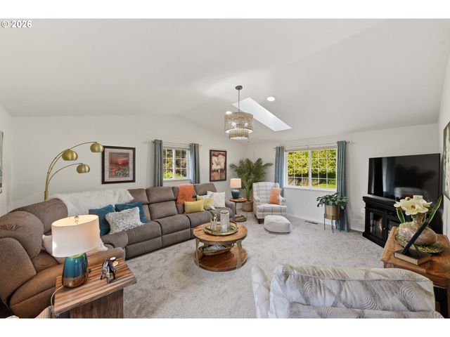 1345 SANFORD St, Coos Bay, OR 97420