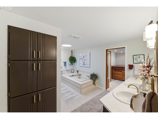 1345 SANFORD St, Coos Bay, OR 97420