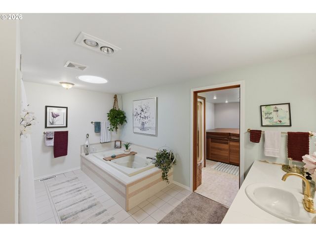 1345 SANFORD St, Coos Bay, OR 97420