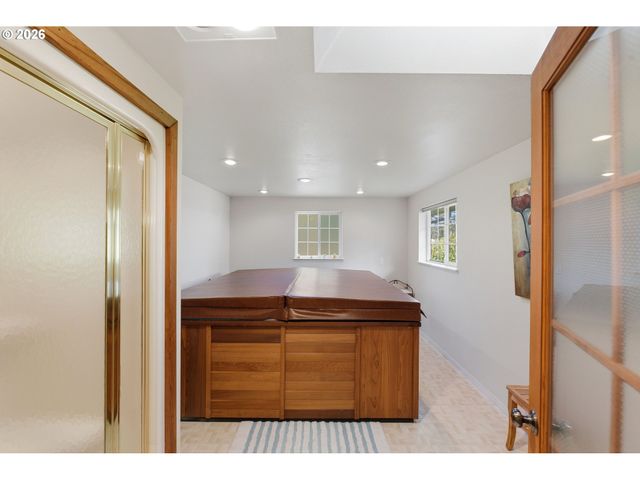 1345 SANFORD St, Coos Bay, OR 97420