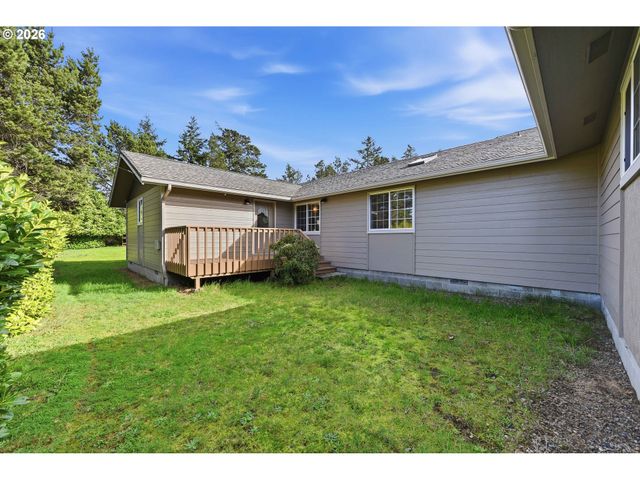 1345 SANFORD St, Coos Bay, OR 97420
