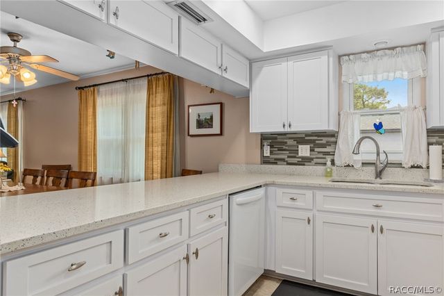 75 Chinaberry Circle, Homosassa, FL 34446