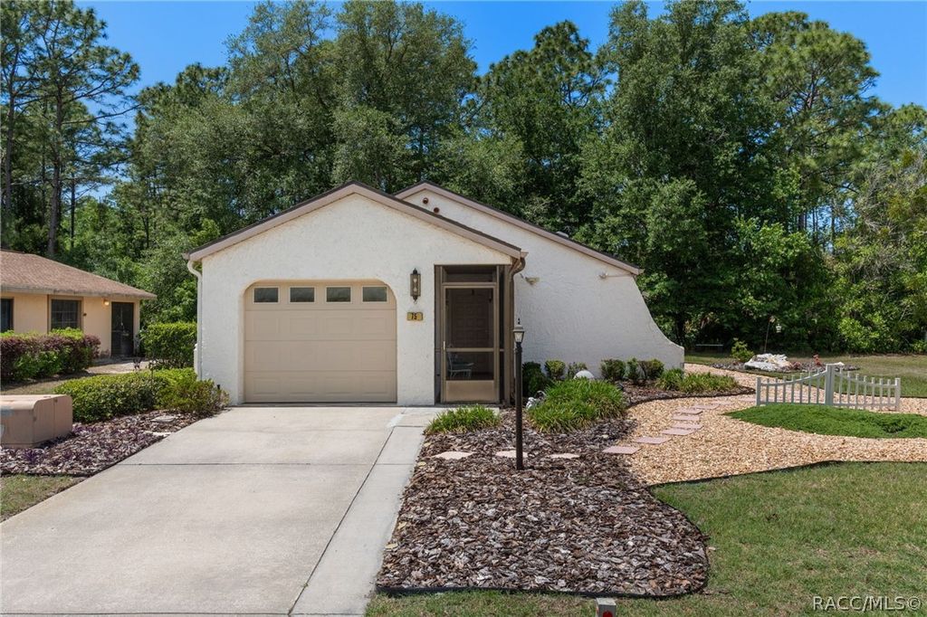 75 Chinaberry Circle, Homosassa, FL 34446