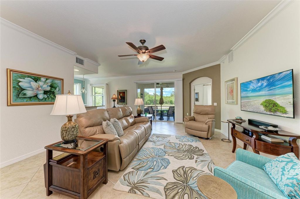 Image 11 of property listing at 419 WINDING BROOK LANE 101, Bradenton, FL 34212