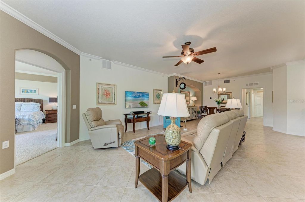 Image 12 of property listing at 419 WINDING BROOK LANE 101, Bradenton, FL 34212