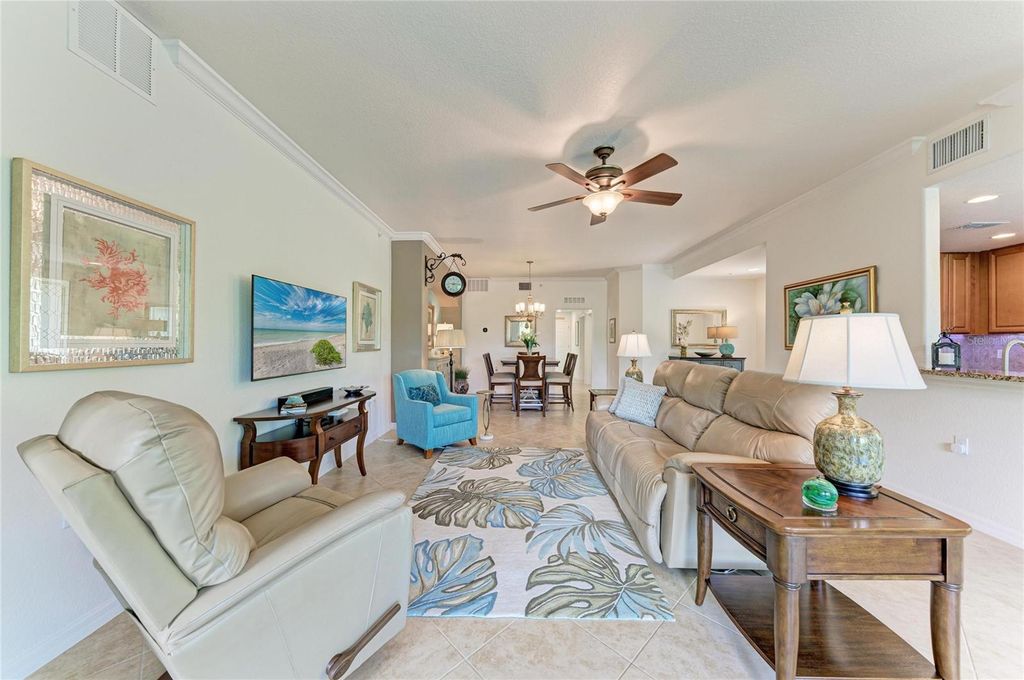 Image 13 of property listing at 419 WINDING BROOK LANE 101, Bradenton, FL 34212