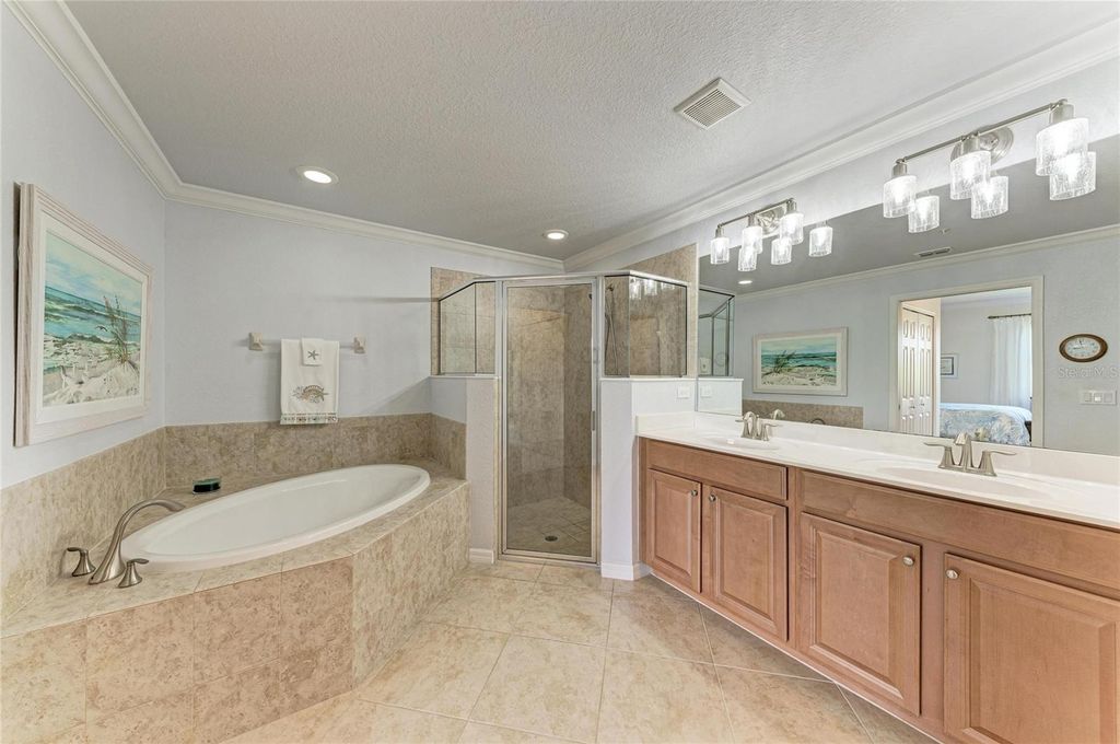 Image 30 of property listing at 419 WINDING BROOK LANE 101, Bradenton, FL 34212