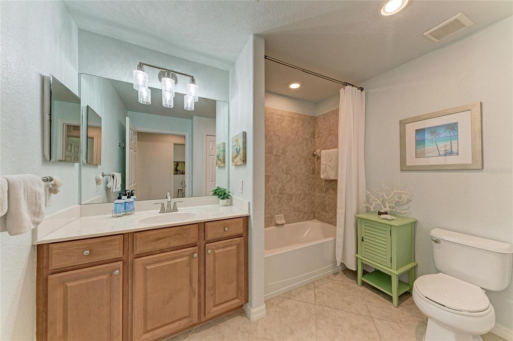 Image 34 of property listing at 419 WINDING BROOK LANE 101, Bradenton, FL 34212