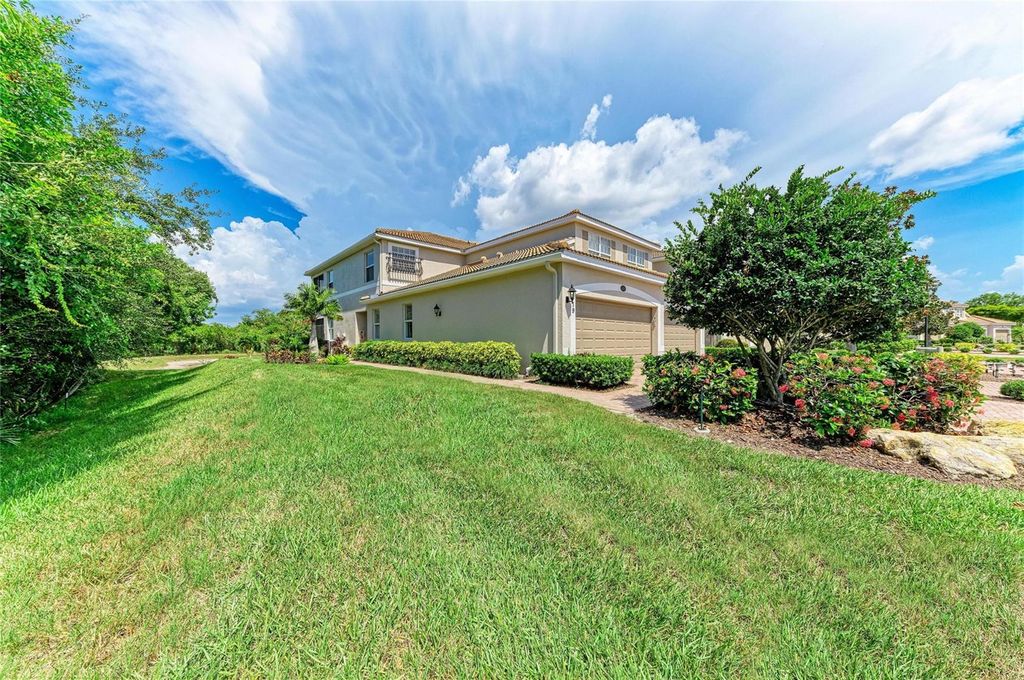 Image 6 of property listing at 419 WINDING BROOK LANE 101, Bradenton, FL 34212