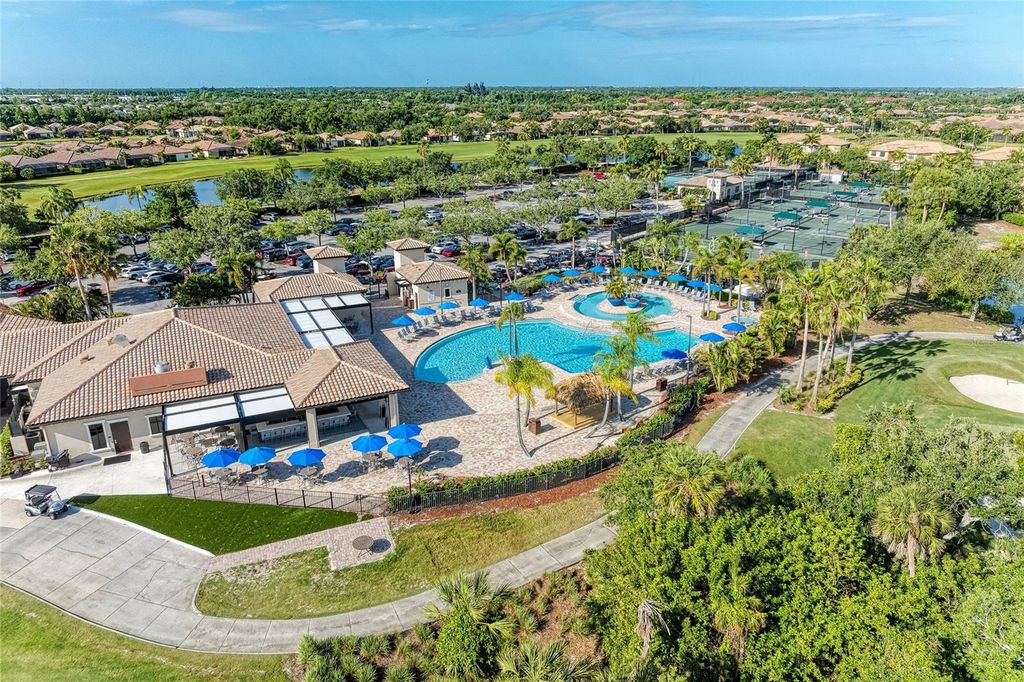 Image 65 of property listing at 419 WINDING BROOK LANE 101, Bradenton, FL 34212