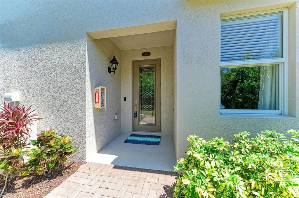 Image 8 of property listing at 419 WINDING BROOK LANE 101, Bradenton, FL 34212