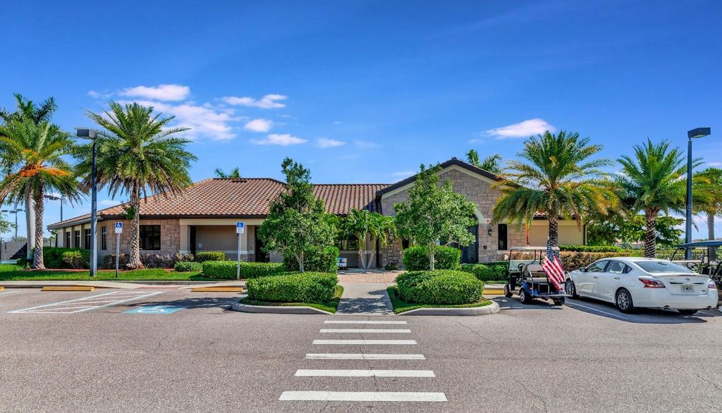 Image 78 of property listing at 419 WINDING BROOK LANE 101, Bradenton, FL 34212